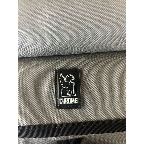 Chrome backpack Orlv 2.0 Backpack? Gray Black Buckle snap - Picture 3 of 16